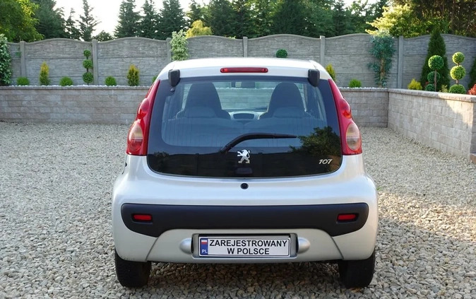 Peugeot 107 cena 8900 przebieg: 200000, rok produkcji 2006 z Janikowo małe 121